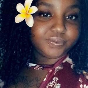 Meet your Posher, Latoya